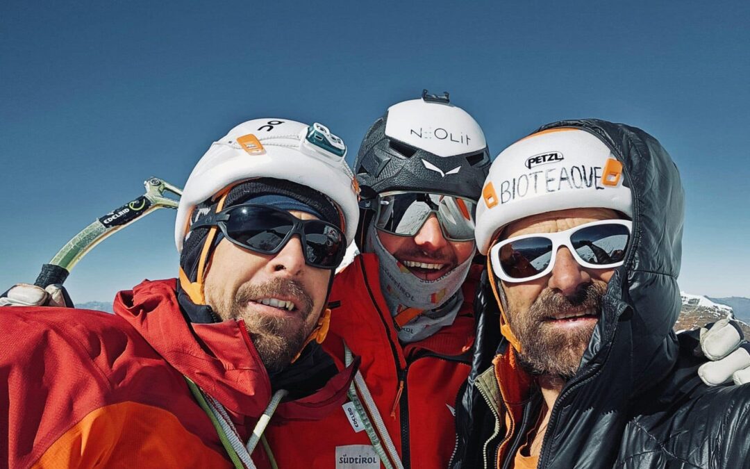 Peru : New Climb on the East Face of Jirishanca by Dani Arnold, Simon Gietl, Alex Huber