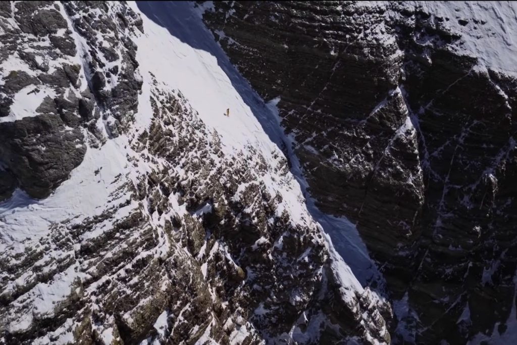 マウンテン [雪崩] Video: the first breathtaking images of Jim Morrison's ski descent