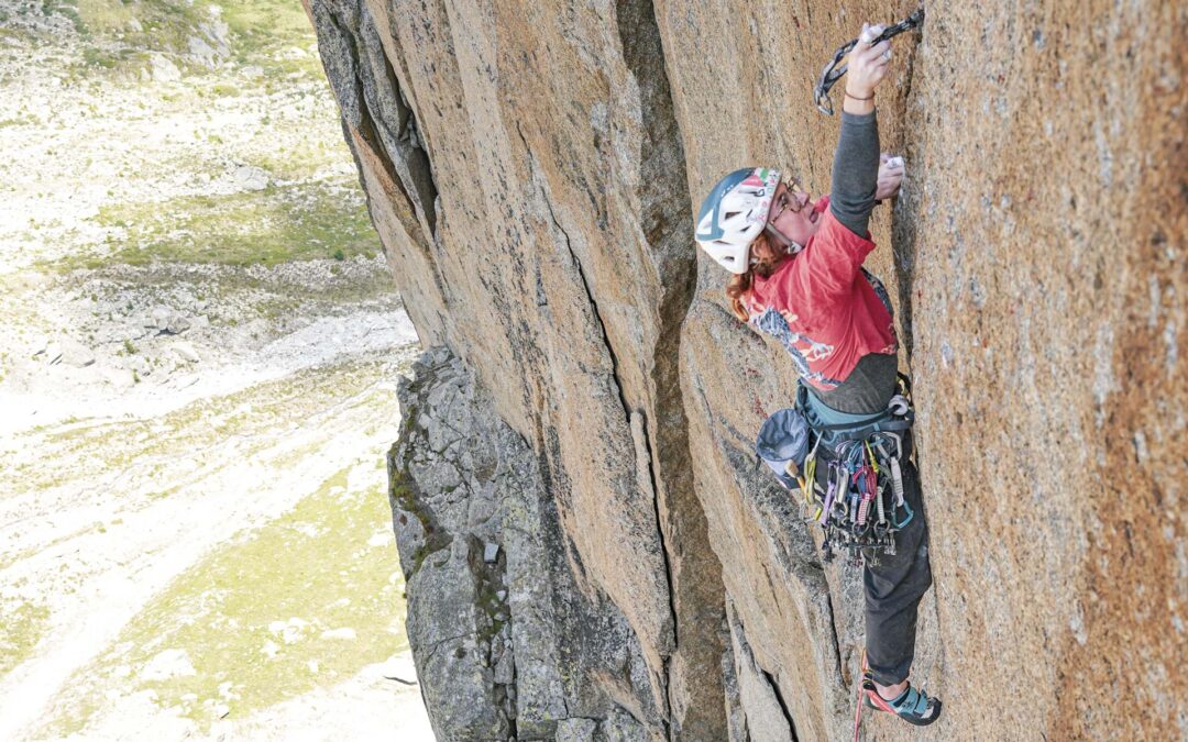 Soline Kentzel, première femme à enchaîner La Darbellay en libre au Petit Clocher du Portalet
