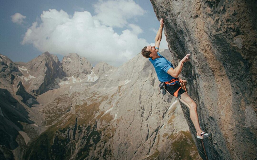 Adam Ondra climbs legendary routes in the Dolomites