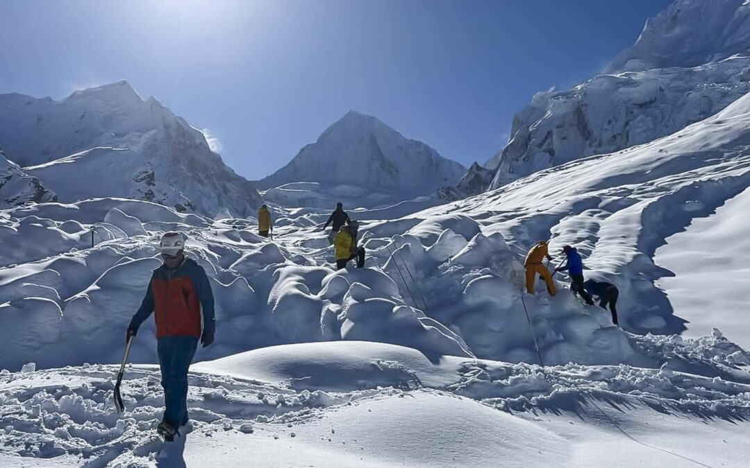 Avalanche on Himlung: Sixteen Casualties at a Base Camp That Was Already Hit in 2014